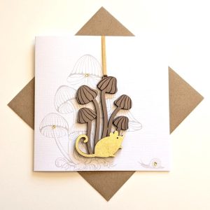 CARD WITH FIELD MOUSE WOODEN DECORATION