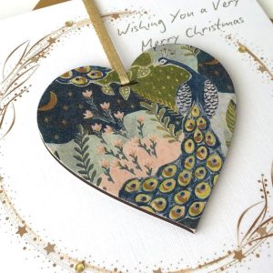 CHRISTMAS CARD WITH WOODEN HEART DECORATION DETAIL